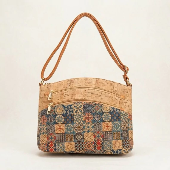 Mintás női válltáska parafa hatású anyaggal Taska-002